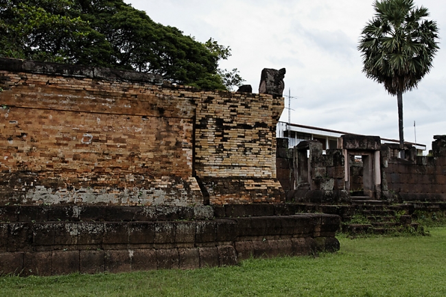 Prasat Sa Kamphaeng Yai-028